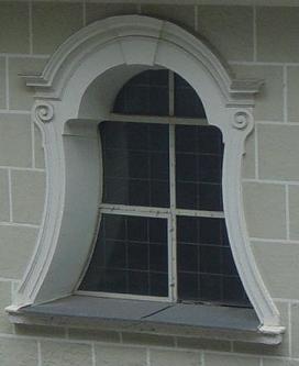 18 window.JPG